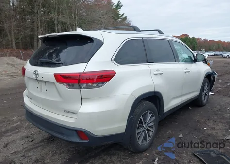 2019 Toyota Highlander Xle from USA, damaged, VIN 5TDJZRFH0KS938060